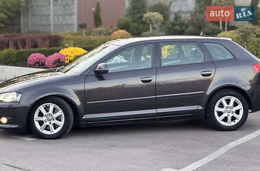 Хэтчбек Audi A3 2010 в 