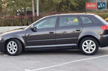 Хэтчбек Audi A3 2010 в 