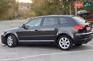 Хэтчбек Audi A3 2010 в 