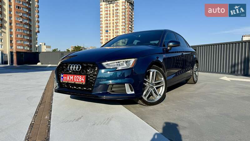 Седан Audi A3 2017 в Киеве