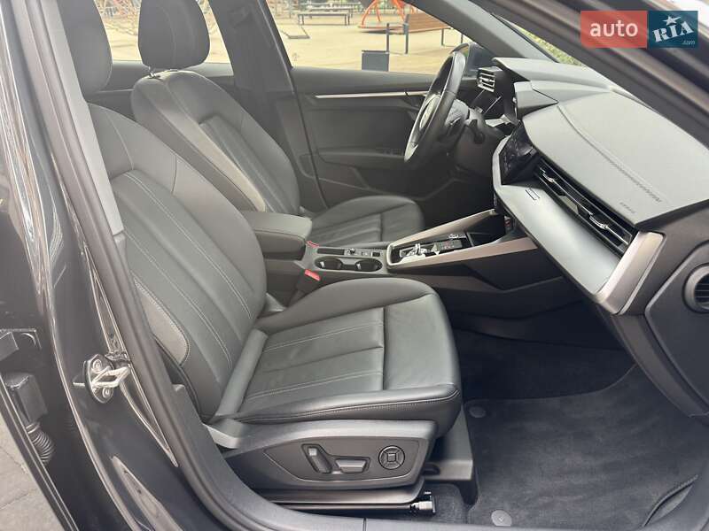 Седан Audi A3 2023 в Киеве