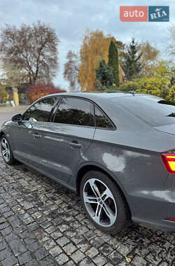 Седан Audi A3 2016 в Фастові