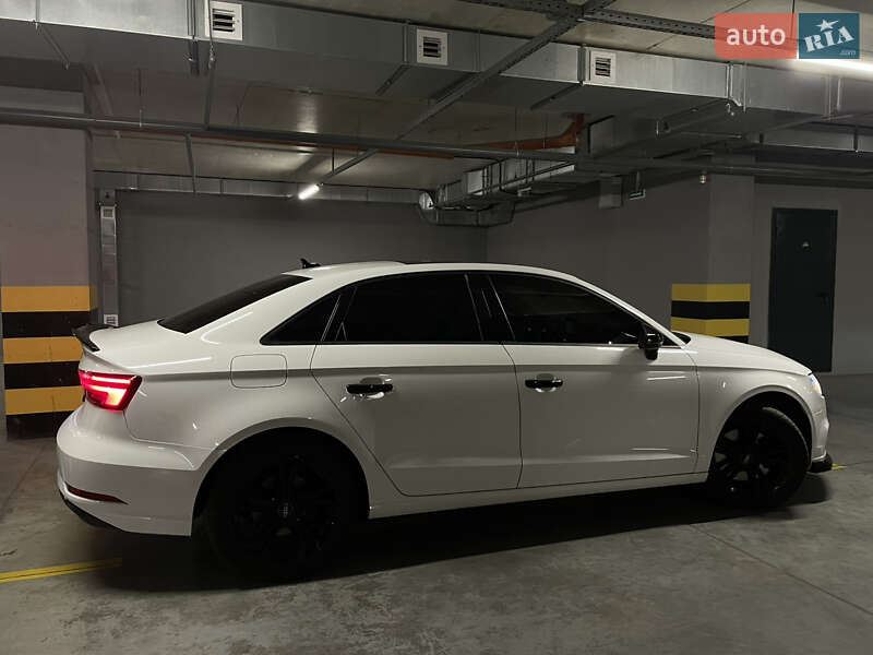 Седан Audi A3 2016 в Николаеве