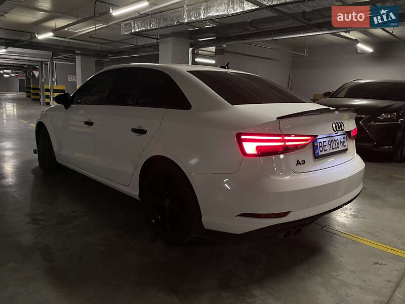 Седан Audi A3 2016 в Николаеве