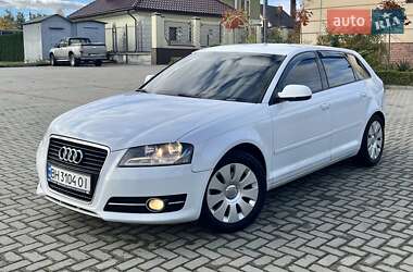 Хетчбек Audi A3 2012 в Золочеві
