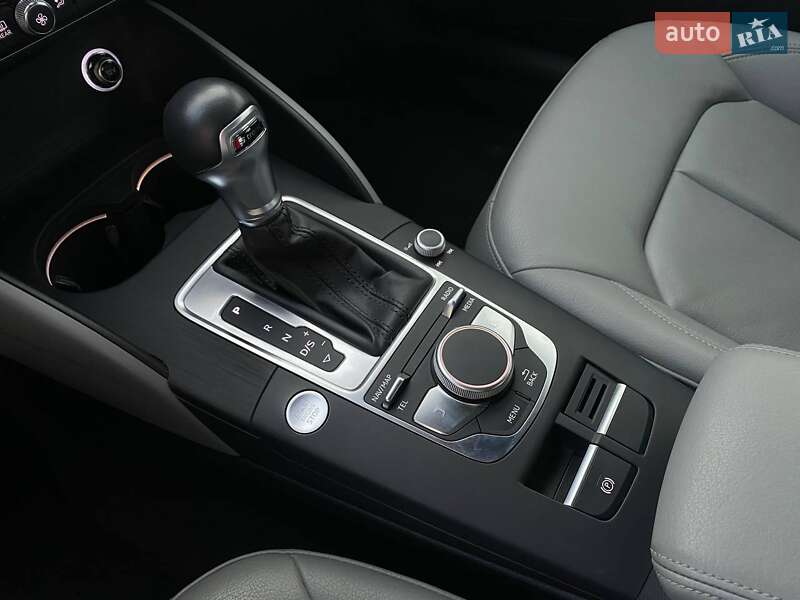 Седан Audi A3 2018 в Львові