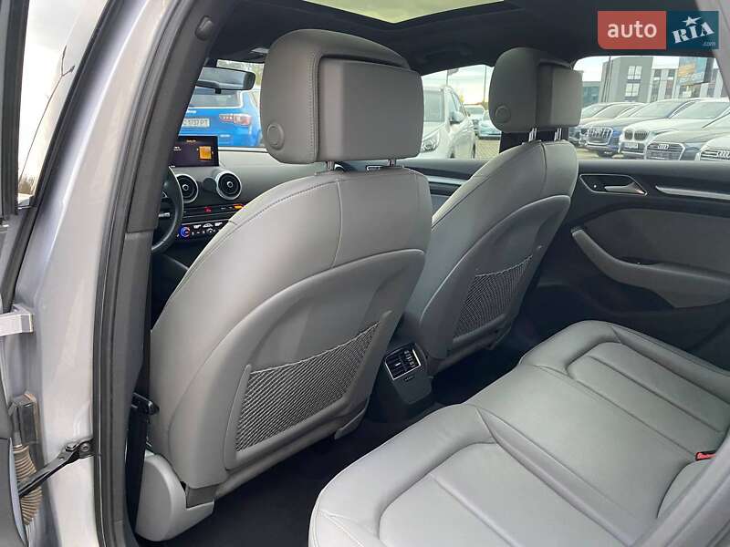 Седан Audi A3 2018 в Львові