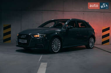Хетчбек Audi A3 2017 в Києві
