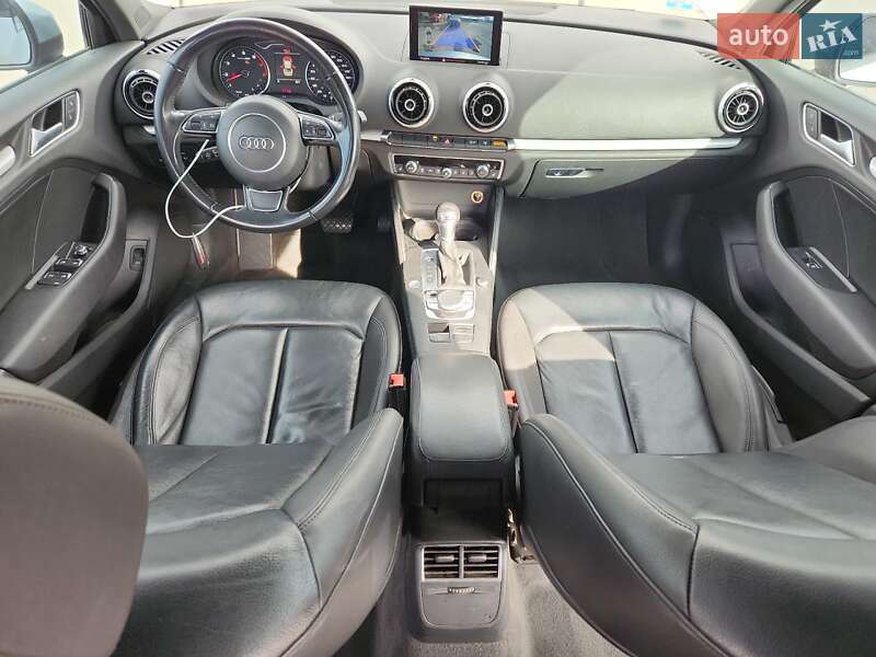 Седан Audi A3 2015 в Львове