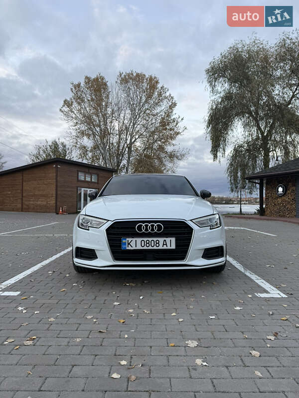 Седан Audi A3 2016 в Вишгороді