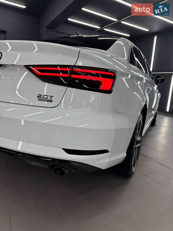 Седан Audi A3 2017 в Ивано-Франковске