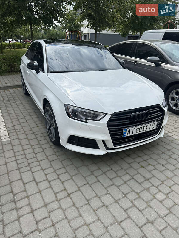 Седан Audi A3 2017 в Ивано-Франковске