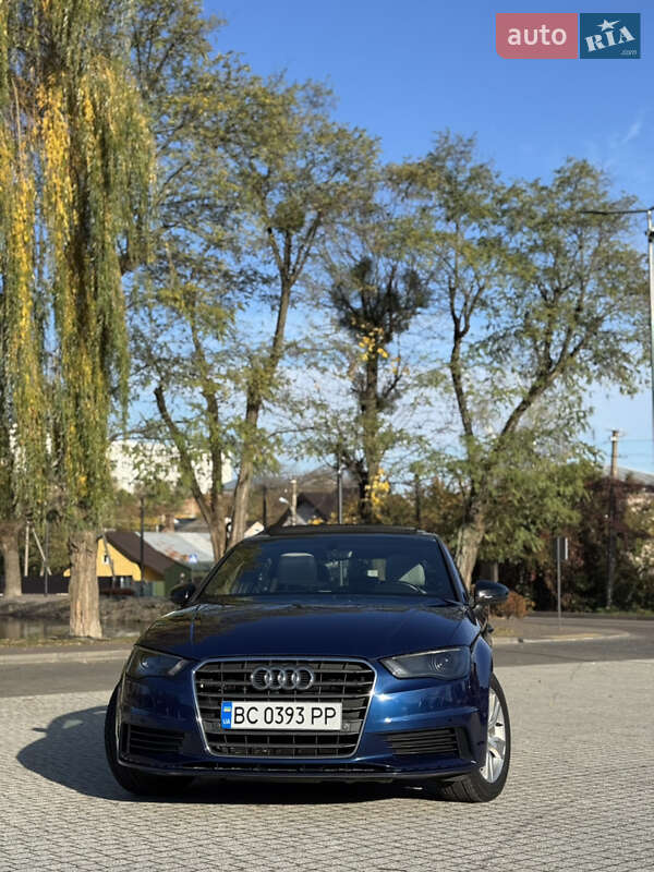 Седан Audi A3 2015 в Львові