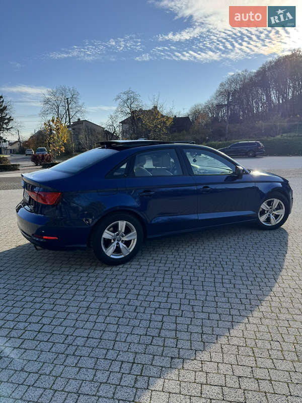 Седан Audi A3 2015 в Львові