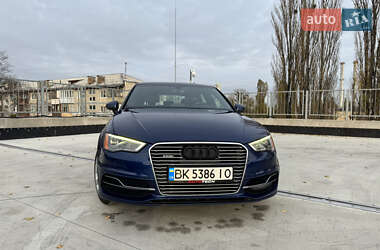 Хетчбек Audi A3 2015 в Києві