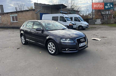 Хэтчбек Audi A3 2010 в Нововолынске