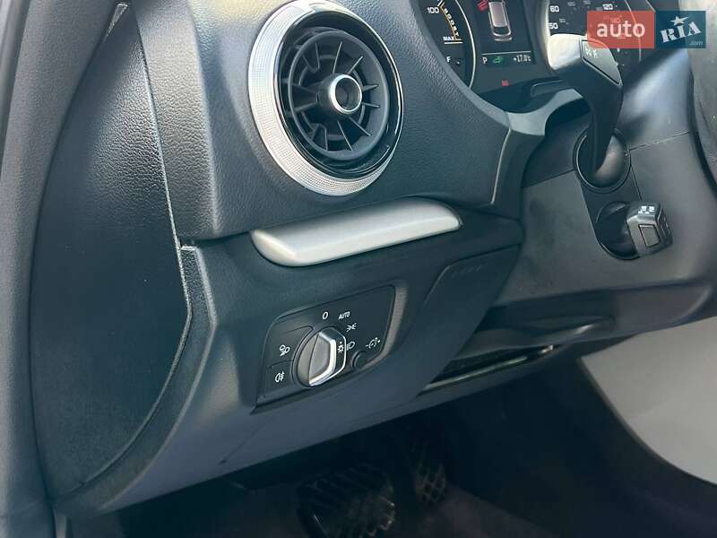 Хетчбек Audi A3 2017 в Одесі