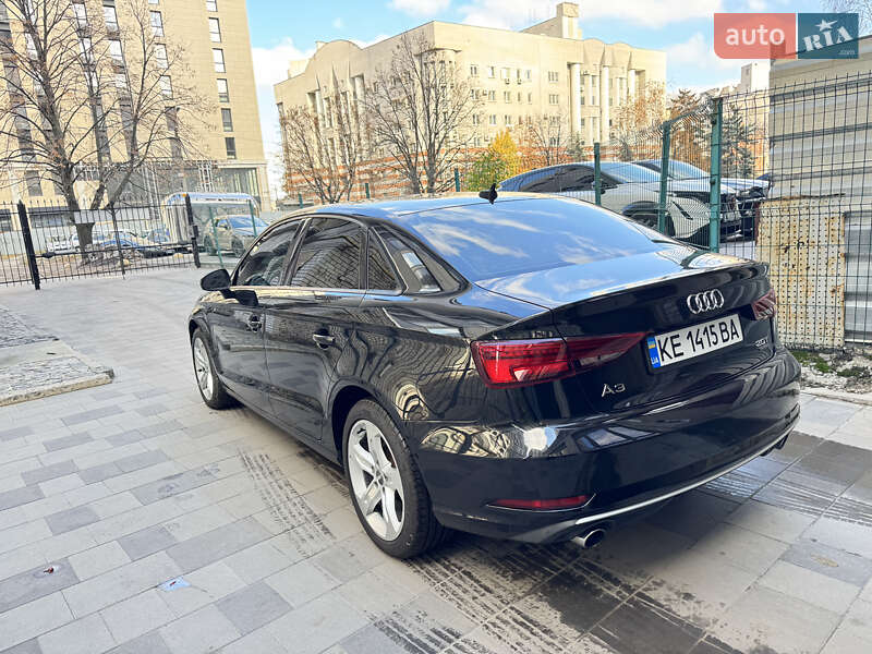 Седан Audi A3 2016 в Днепре