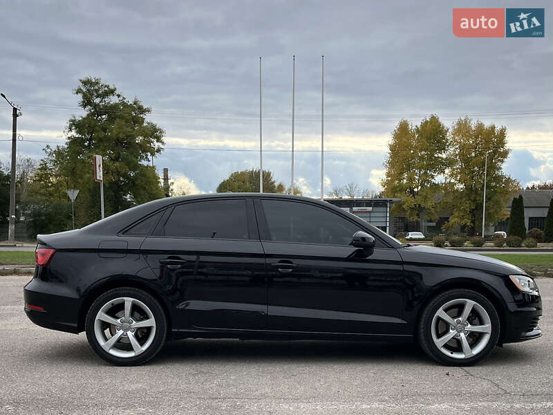 Седан Audi A3 2015 в Кропивницькому