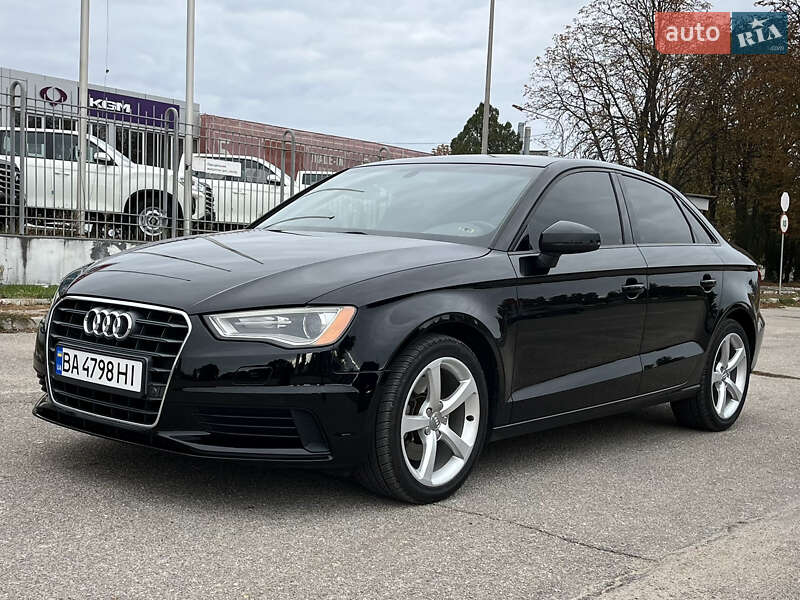 Седан Audi A3 2015 в Кропивницькому