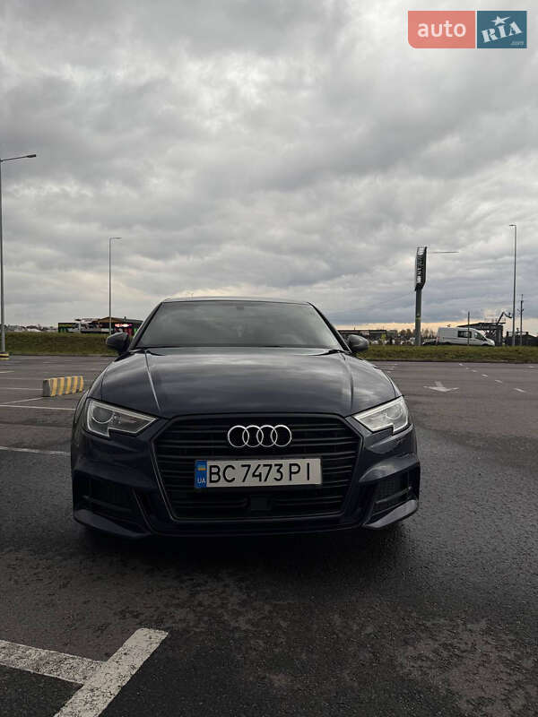 Седан Audi A3 2016 в Львові