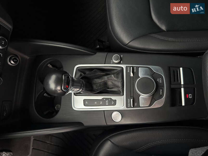 Седан Audi A3 2016 в Львові