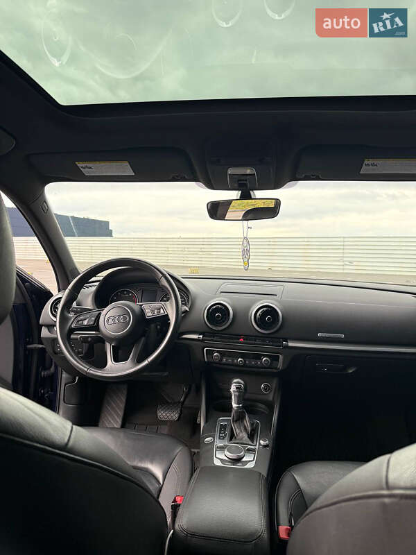 Седан Audi A3 2016 в Львові