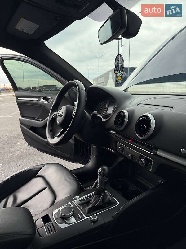 Седан Audi A3 2016 в Львові