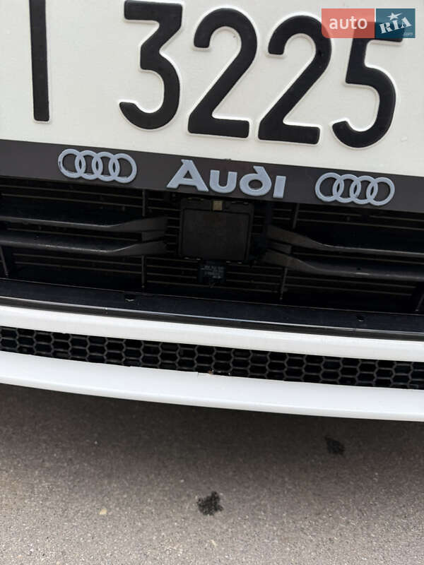 Седан Audi A3 2016 в Киеве