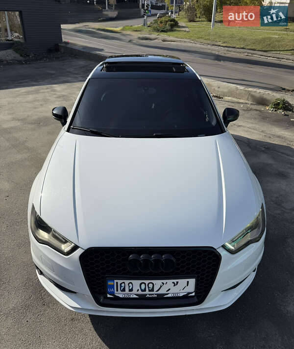 Седан Audi A3 2015 в Киеве