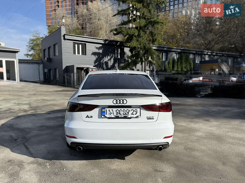 Седан Audi A3 2015 в Киеве