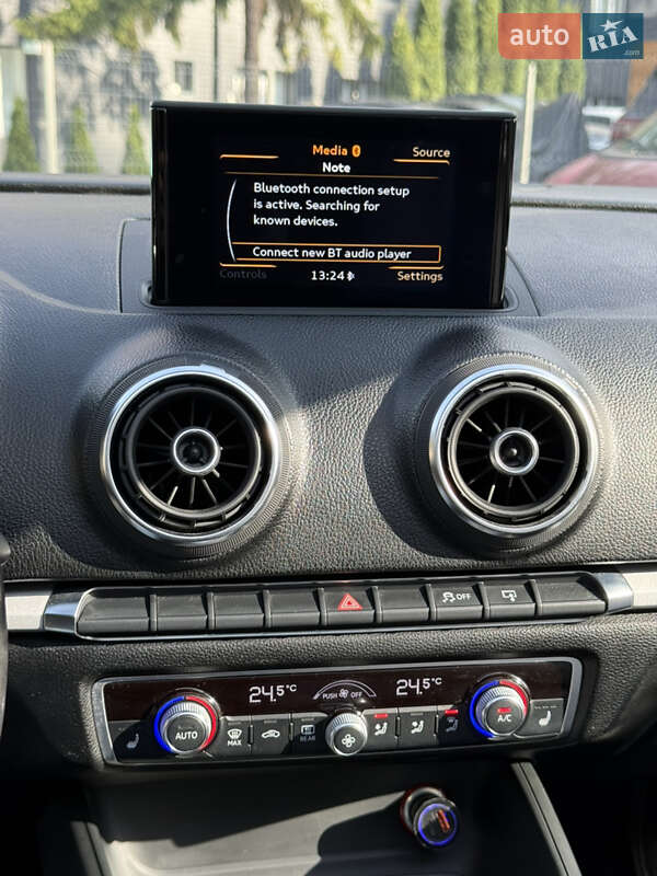 Седан Audi A3 2015 в Киеве