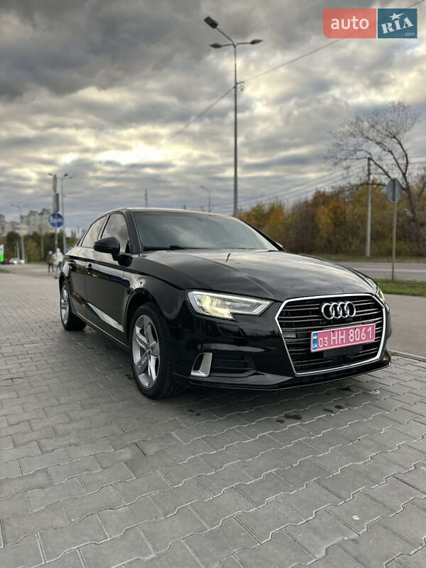 Седан Audi A3 2018 в Полтаве