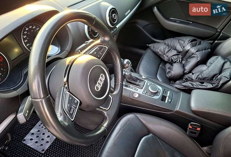 Седан Audi A3 2015 в Дніпрі