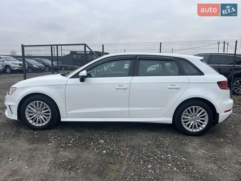 Хэтчбек Audi A3 2016 в Киеве