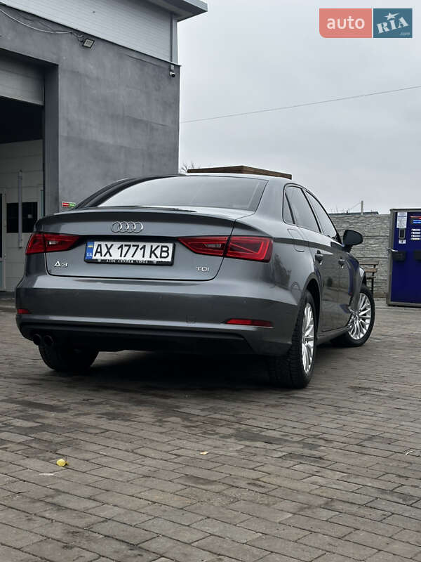 Седан Audi A3 2016 в Харкові
