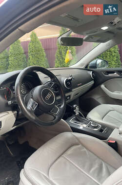 Седан Audi A3 2015 в Виноградові