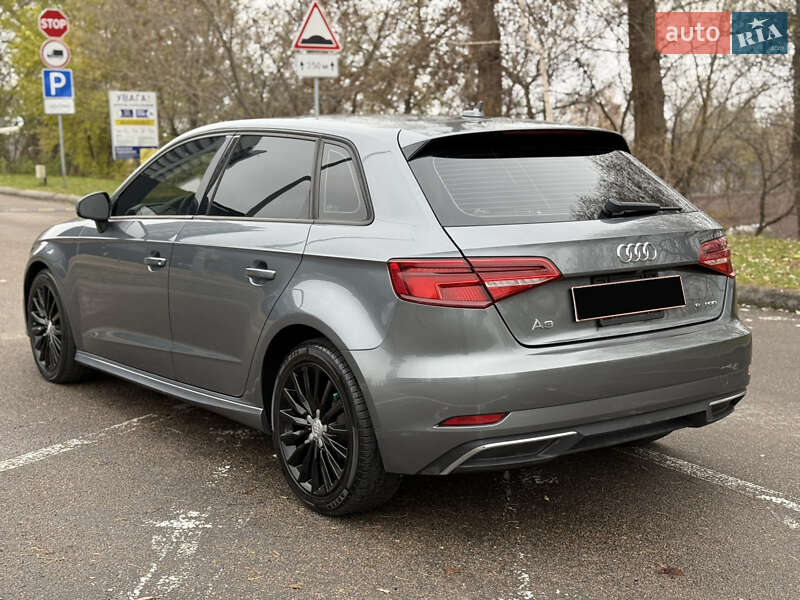 Хетчбек Audi A3 2016 в Києві фото 6 Хетчбек Audi A3 2016 в Києві