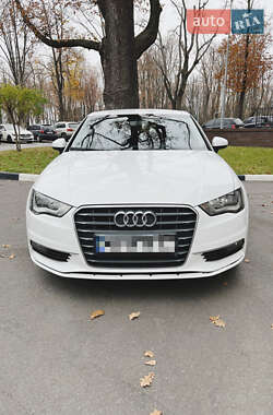 Хэтчбек Audi A3 2015 в Харькове