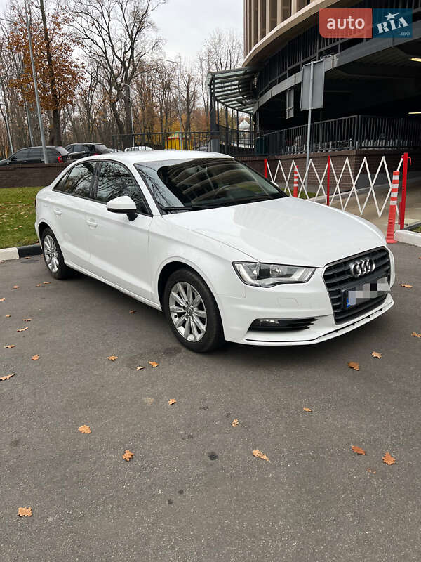Хетчбек Audi A3 2015 в Харкові