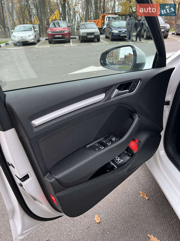 Хэтчбек Audi A3 2015 в Харькове