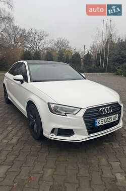 Седан Audi A3 2018 в Дніпрі