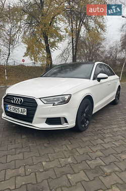 Седан Audi A3 2018 в Днепре