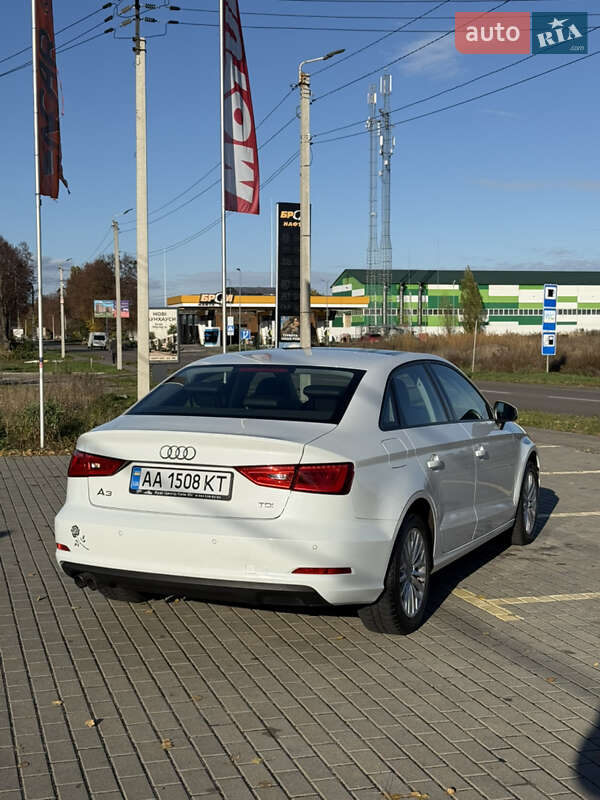 Седан Audi A3 2016 в Киеве
