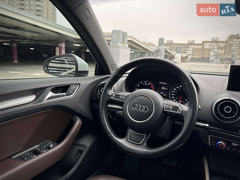 Седан Audi A3 2015 в Києві