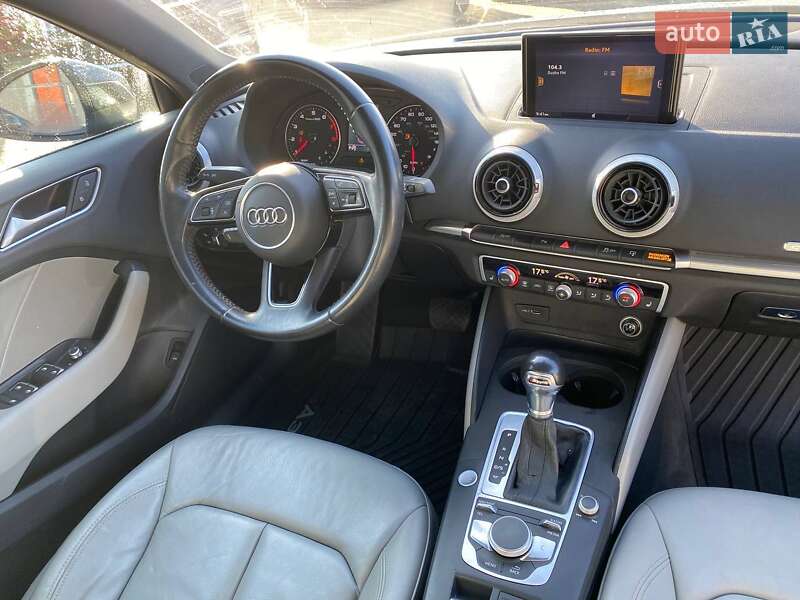 Седан Audi A3 2017 в Львове