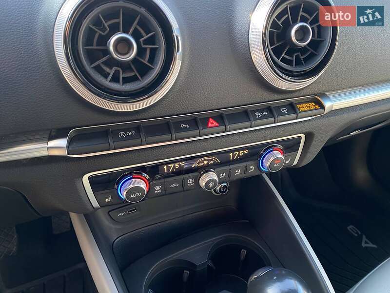 Седан Audi A3 2017 в Львове