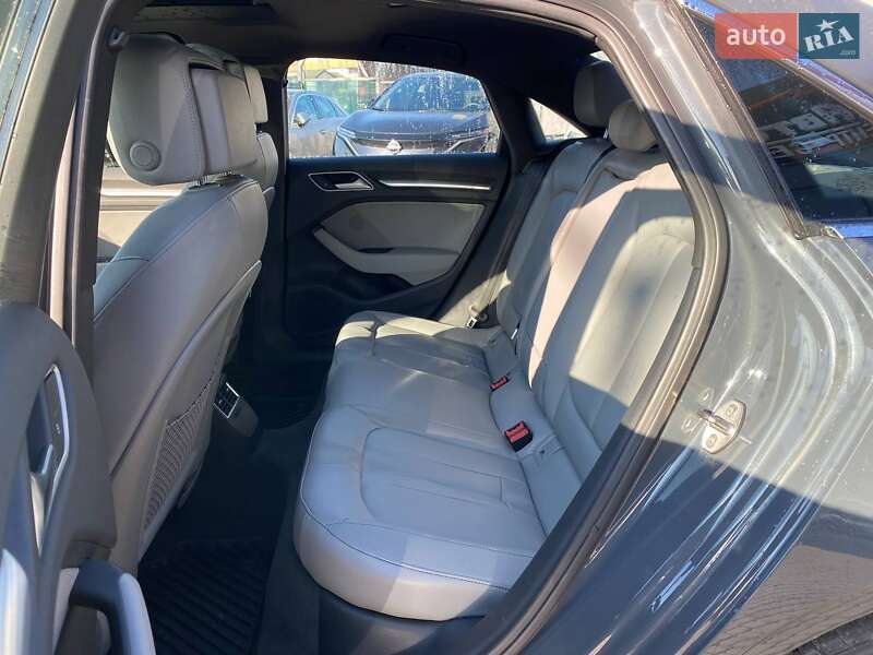 Седан Audi A3 2017 в Львове