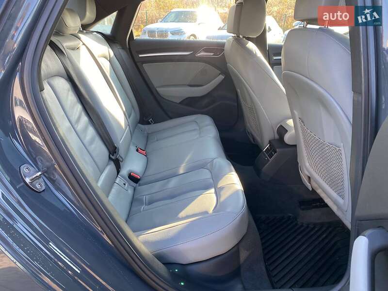 Седан Audi A3 2017 в Львове