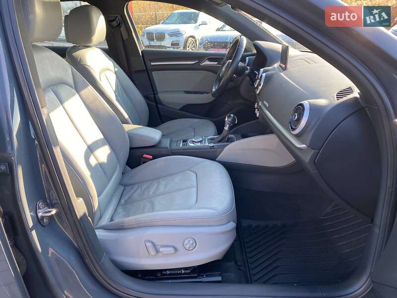 Седан Audi A3 2017 в Львове